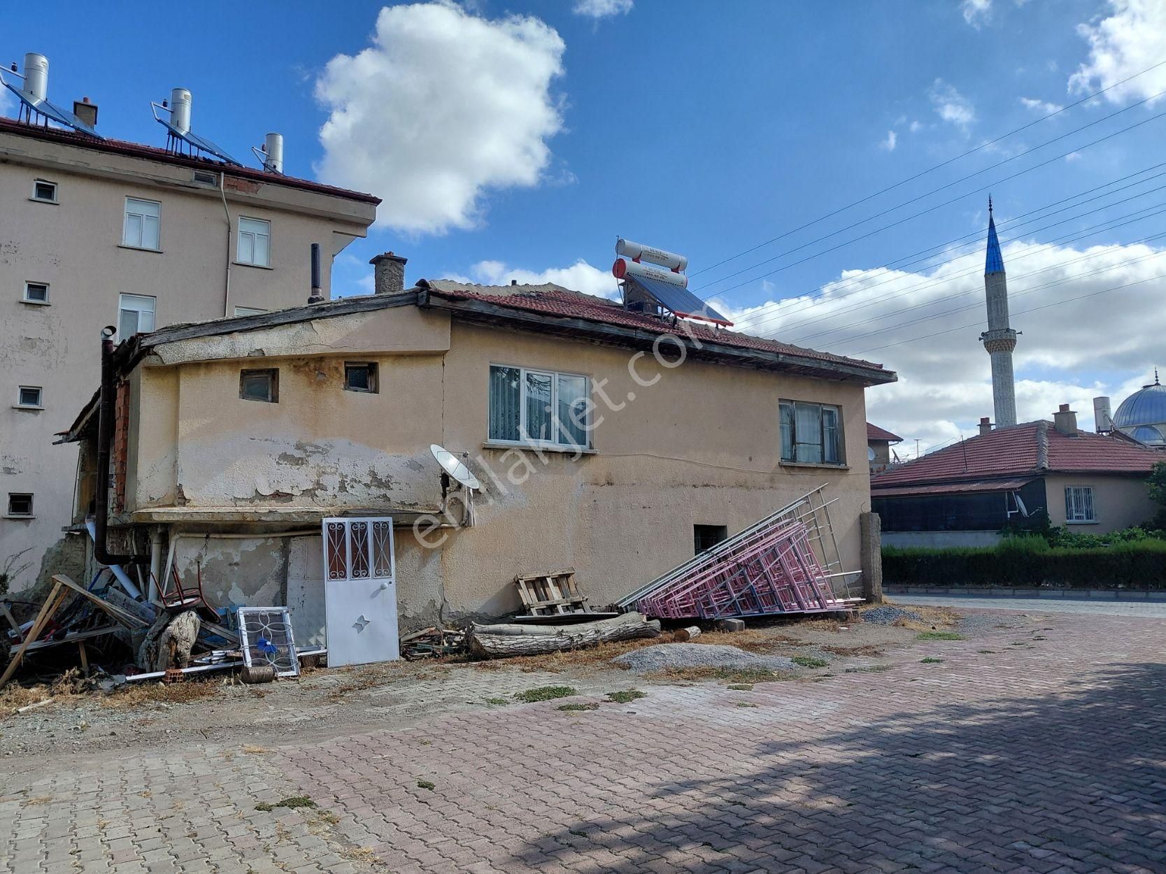 Bizim Emlaktan 2 Katlı Bahçeli Mustakil Arsa Parasına - Görsel 18