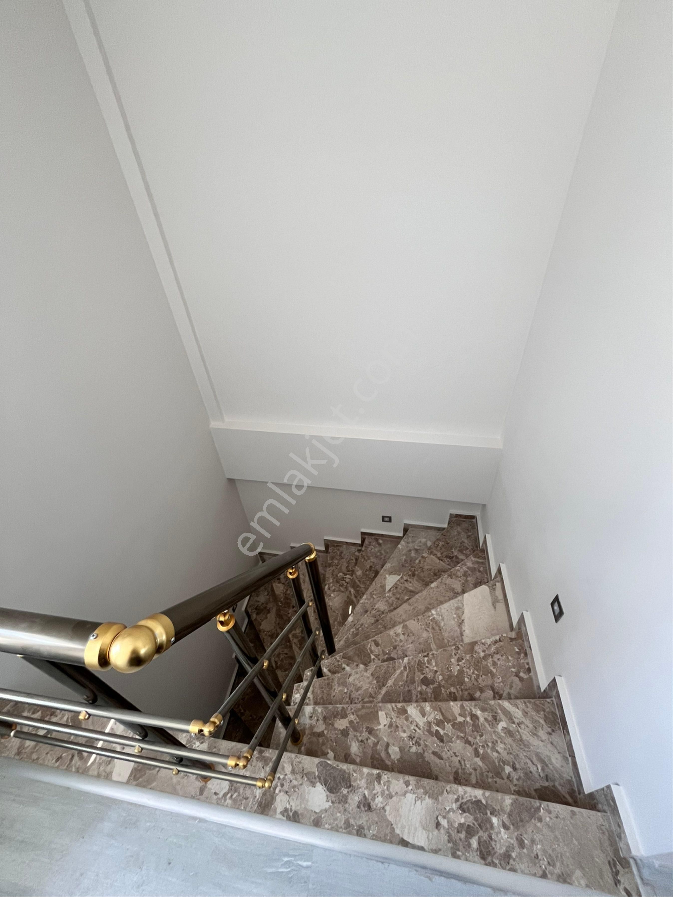 Genç Gayrimenkulden Satılık 2+1 Dubleks Daire - Görsel 11