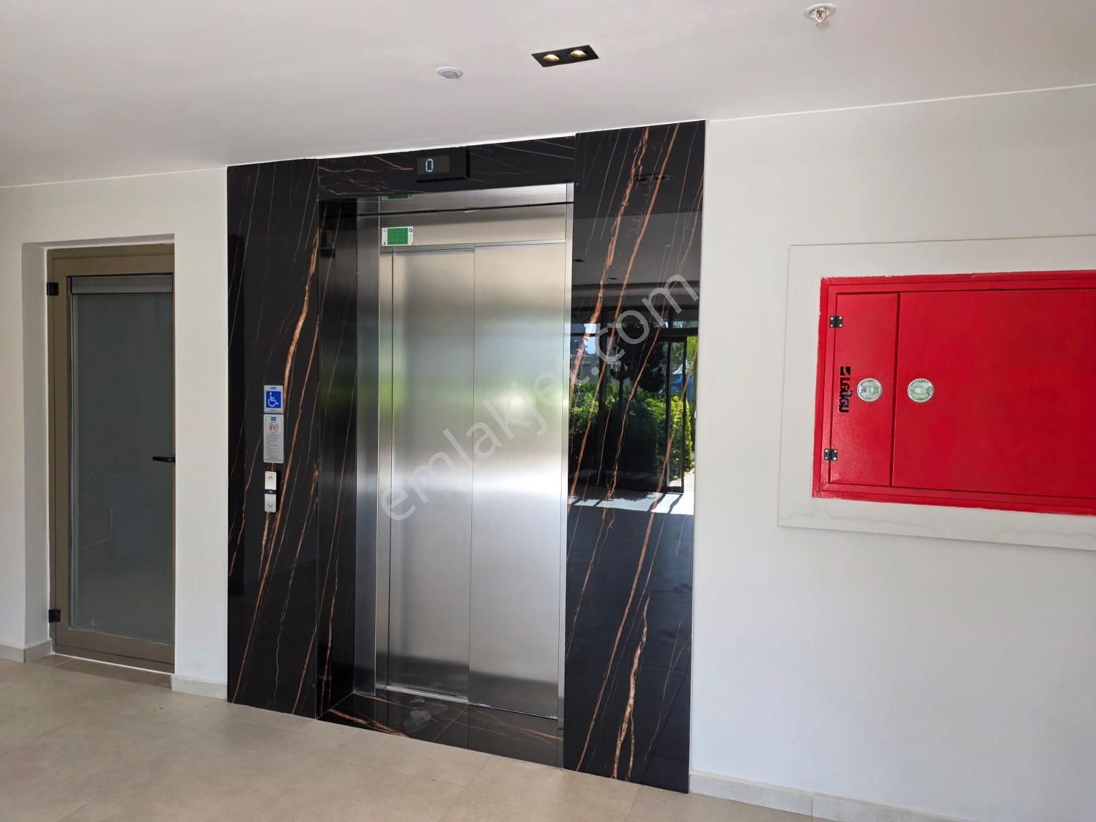 Altıntaş'ta, Müstakil Havuz Ve Teraslı, Satılık 1+1 Lüks Daire - Görsel 3