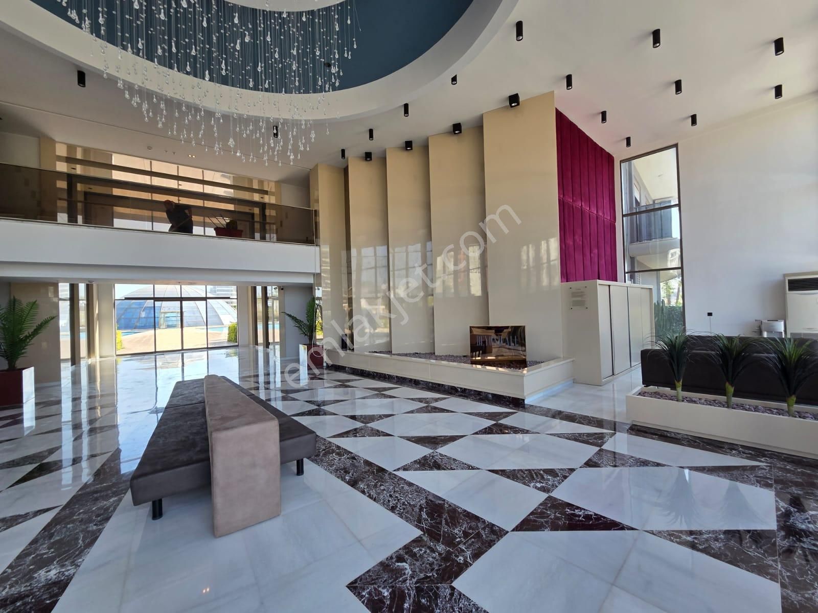 Altıntaş'ta, Müstakil Havuz Ve Teraslı, Satılık 1+1 Lüks Daire - Görsel 2