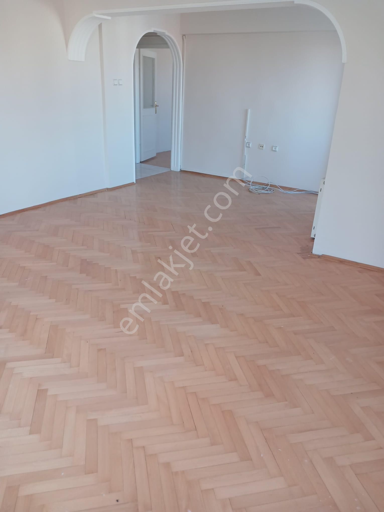 Köşe Cepheli Bakımlı Satılık Daire - Görsel 5