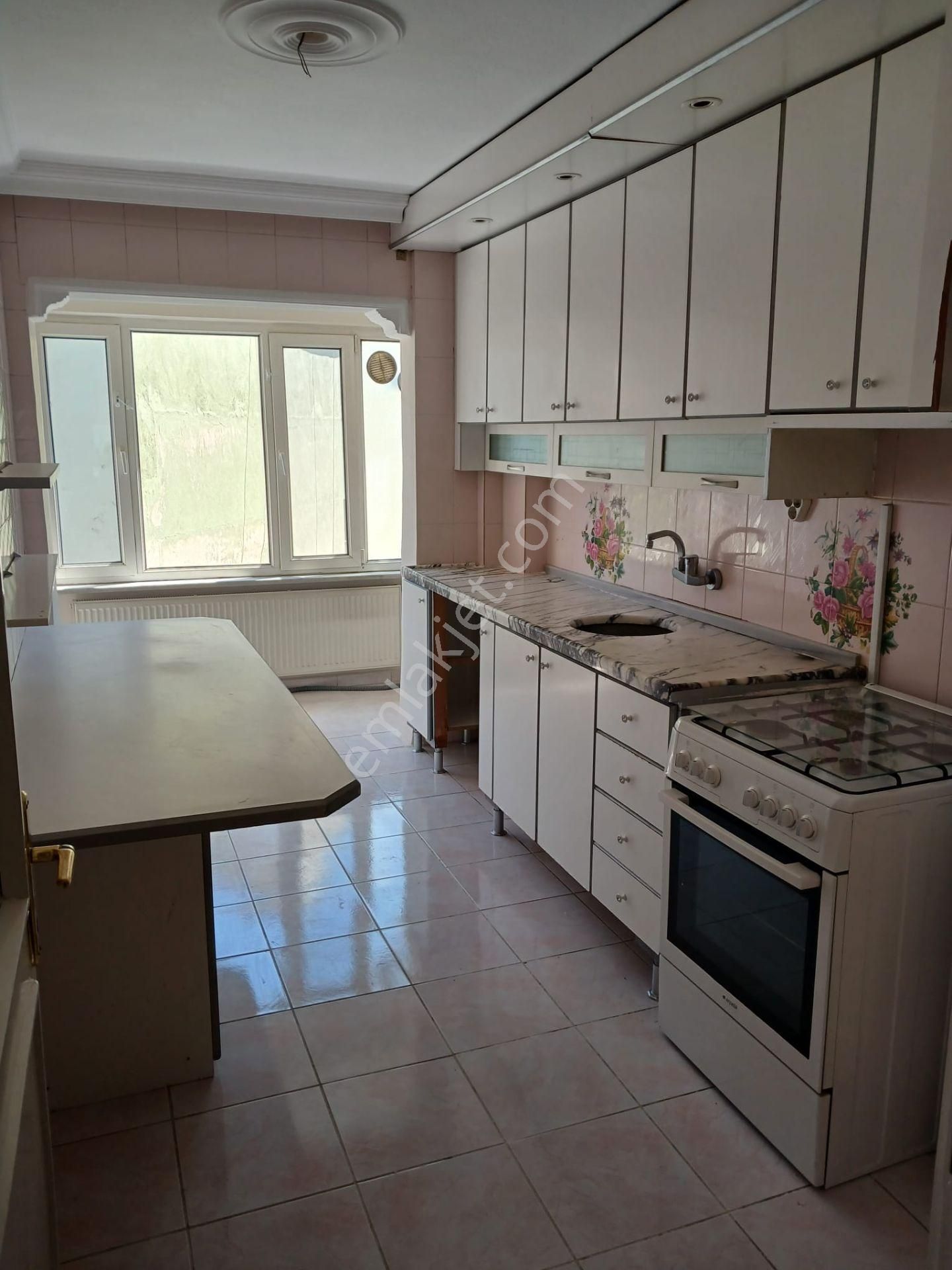 Köşe Cepheli Bakımlı Satılık Daire - Görsel 17