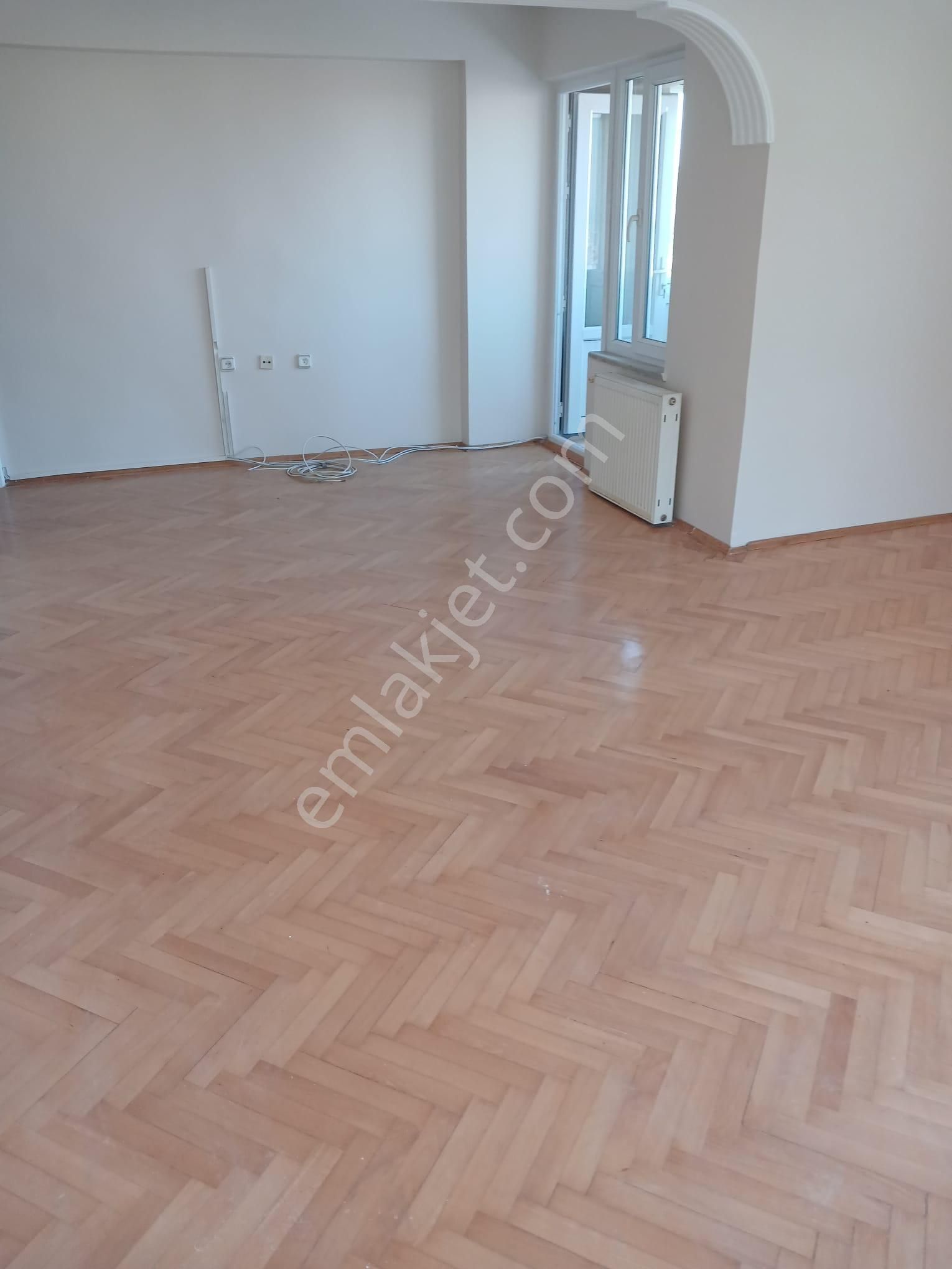 Köşe Cepheli Bakımlı Satılık Daire - Görsel 4