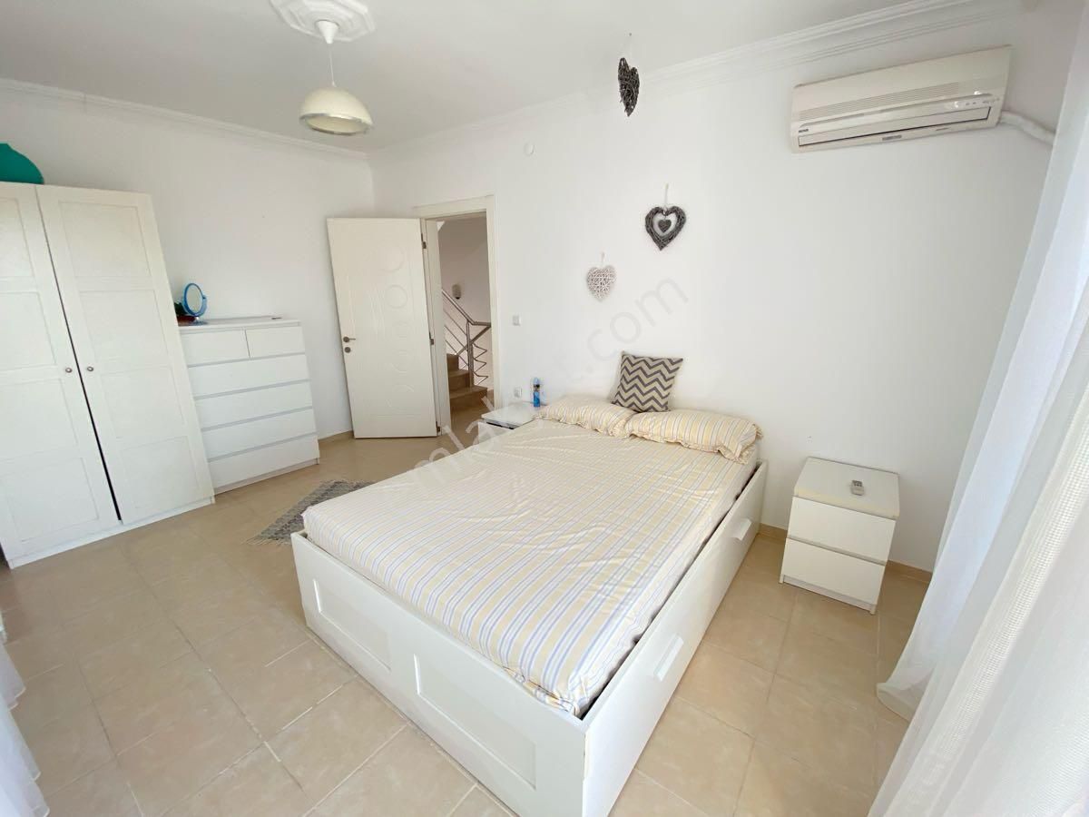 Köşe Konumda Havuzlu 5+1 Müstakil Villa - Görsel 2