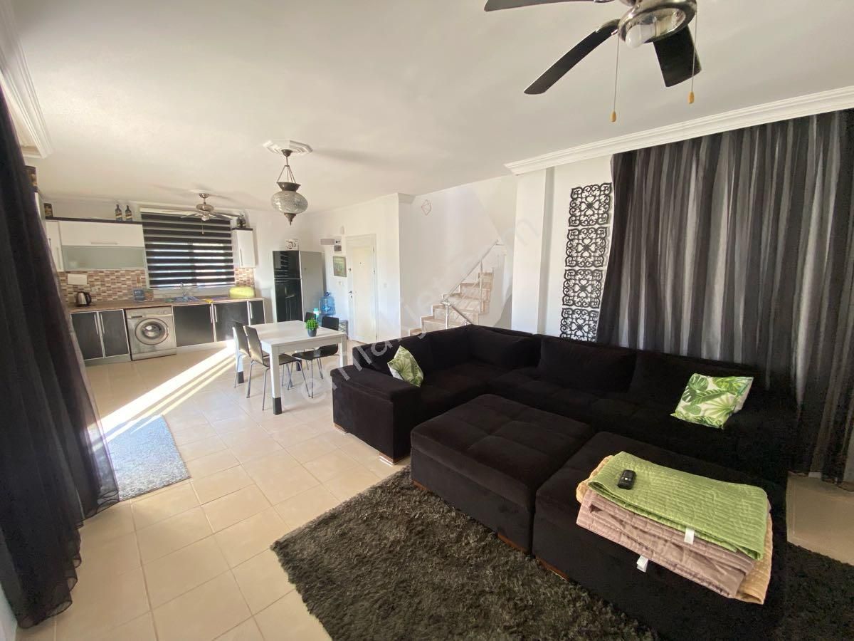 Köşe Konumda Havuzlu 5+1 Müstakil Villa - Görsel 16