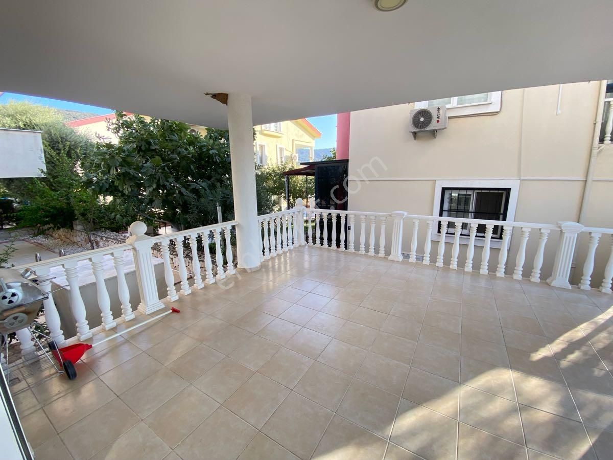Köşe Konumda Havuzlu 5+1 Müstakil Villa - Görsel 26