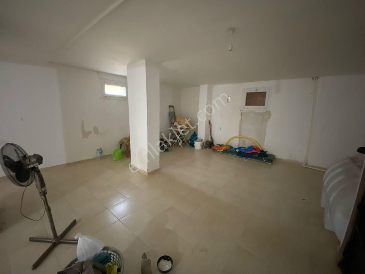 Köşe Konumda Havuzlu 5+1 Müstakil Villa - Görsel 34