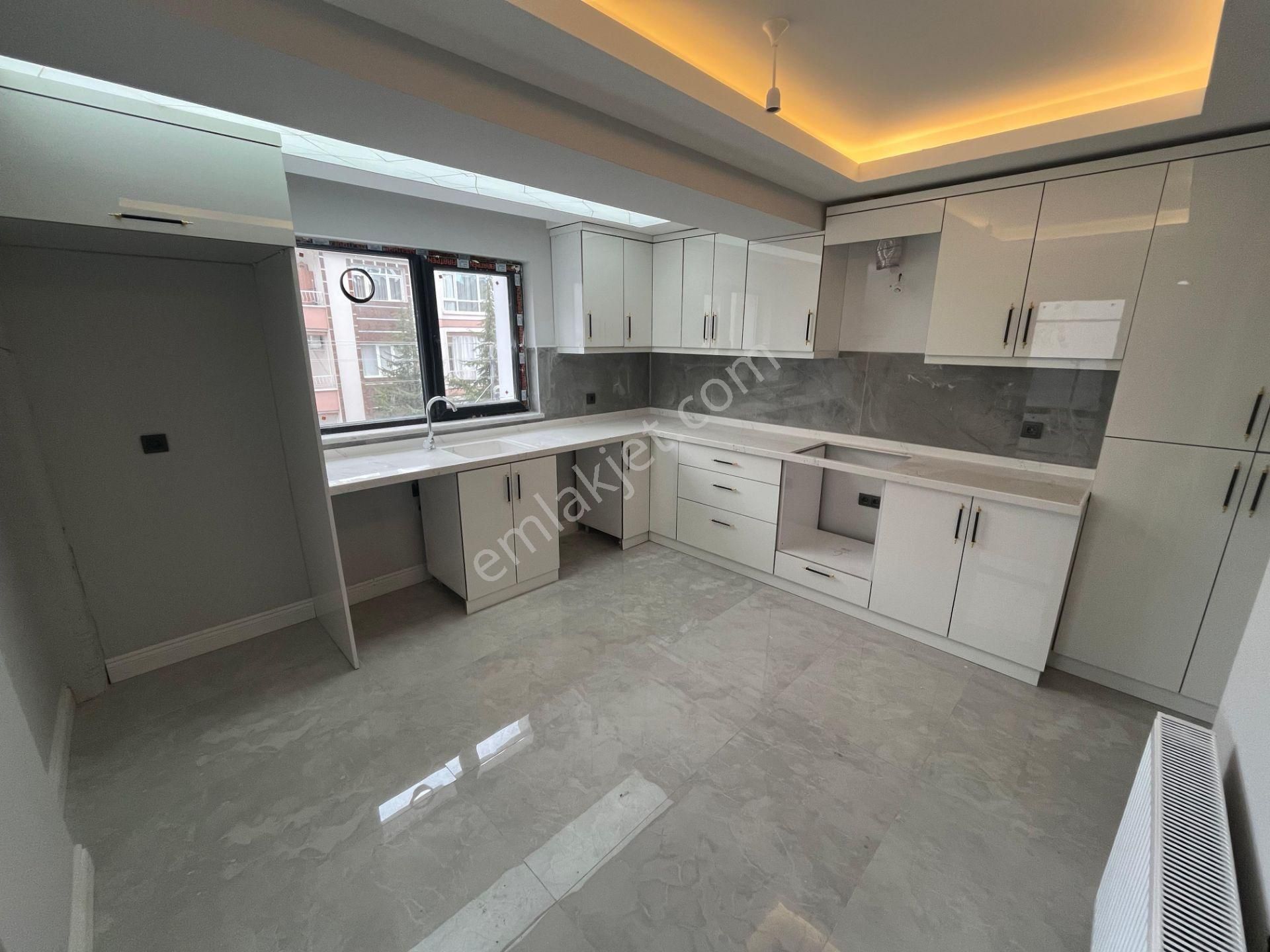 Elvan Mh De3+1 E.banyolu Asansörlü Yeni Bina Full Yapılı Daire - Görsel 4