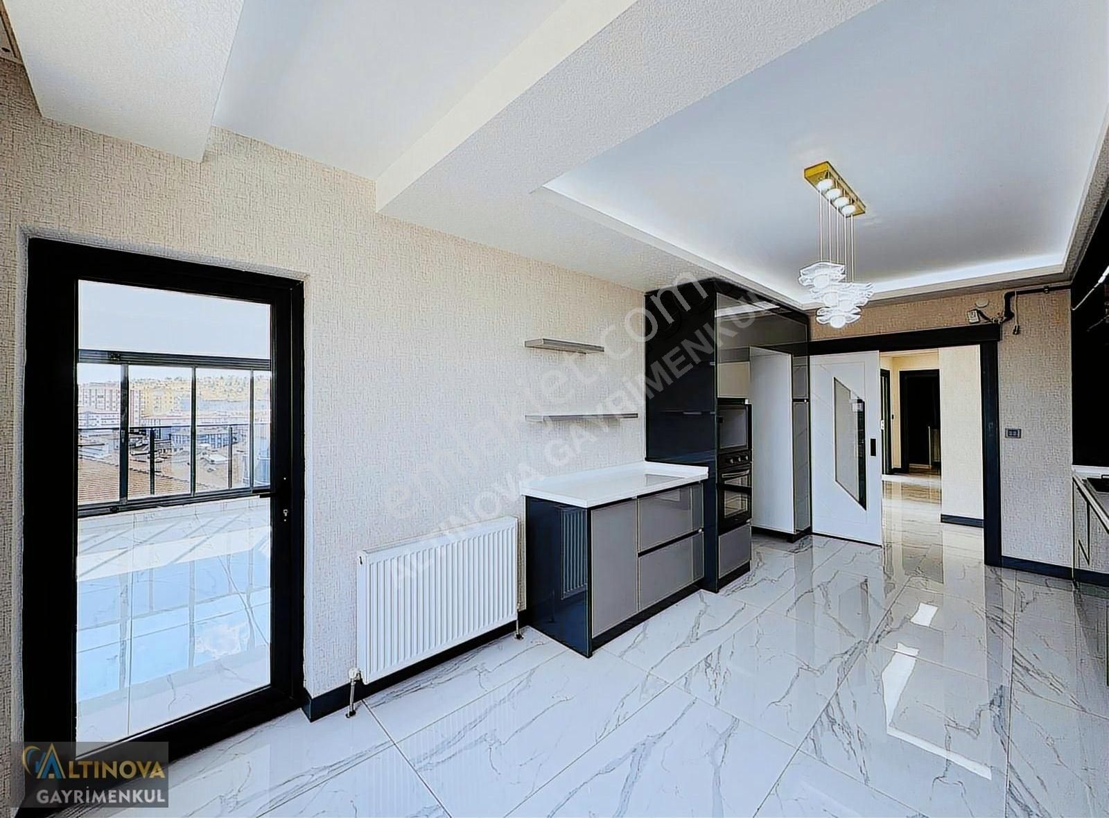 Keçiörende Site İçerisinde Ultra Lüx Yapılı Satılık 4+1 Daire - Görsel 3