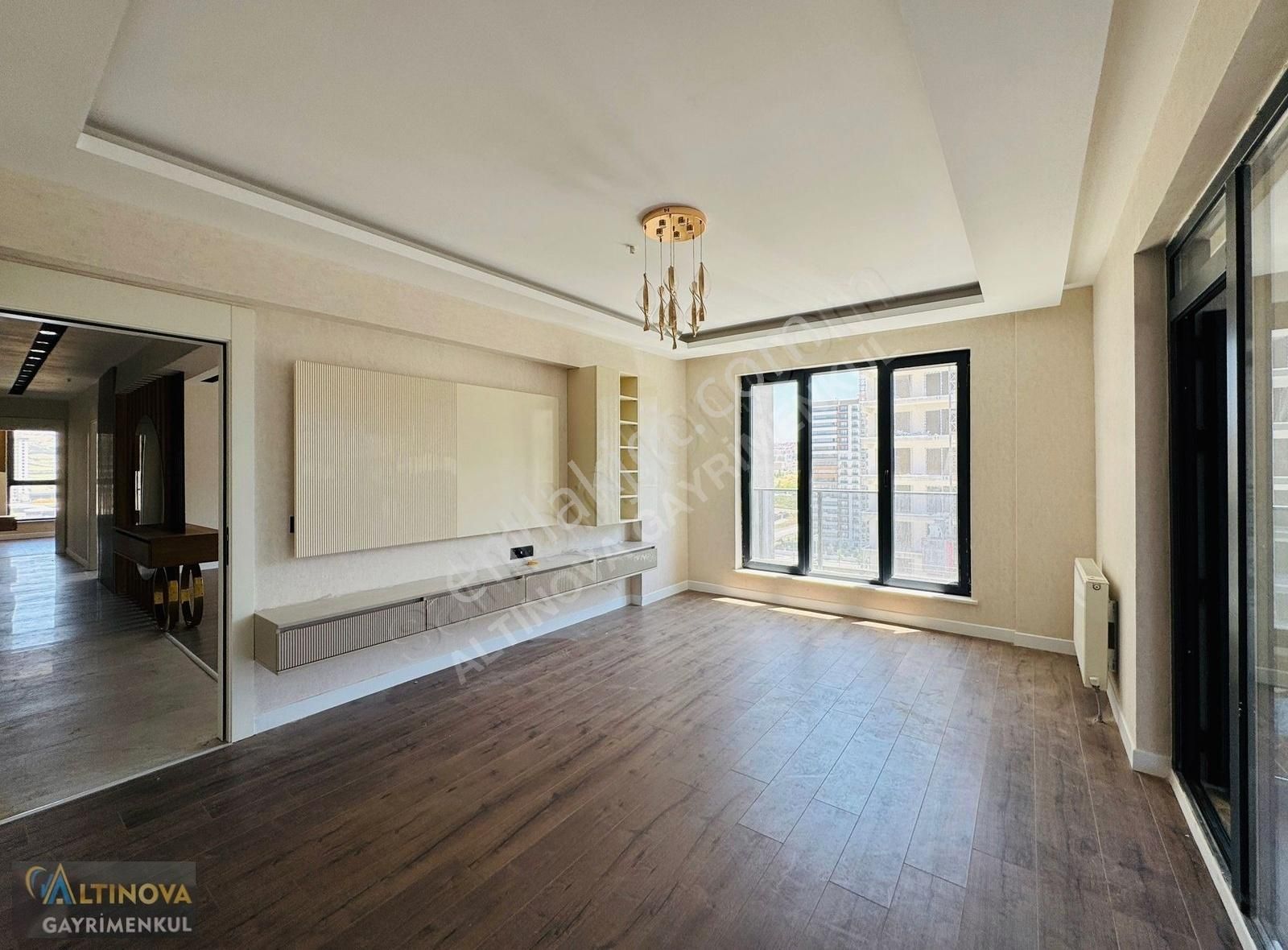 Bulvar Üzerinde Ultra Lüx Yapılı Satılık 4+1 Daire - Görsel 3