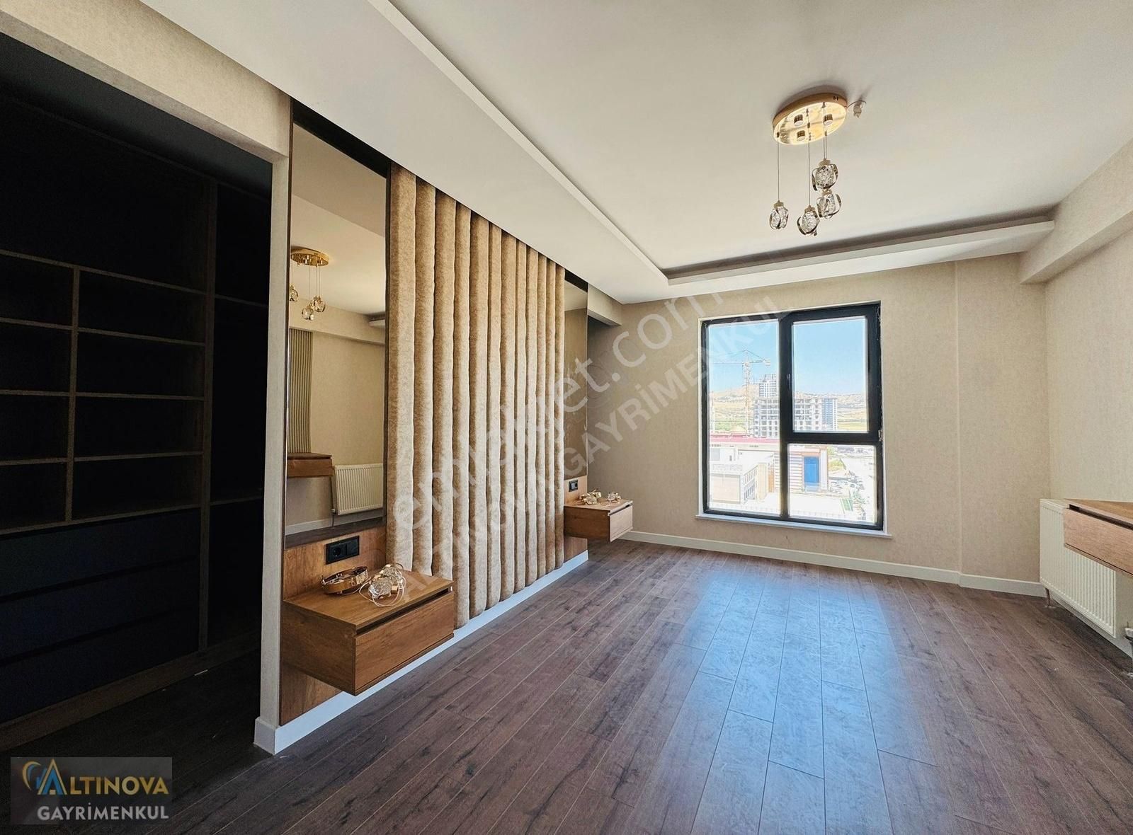 Bulvar Üzerinde Ultra Lüx Yapılı Satılık 4+1 Daire - Görsel 5