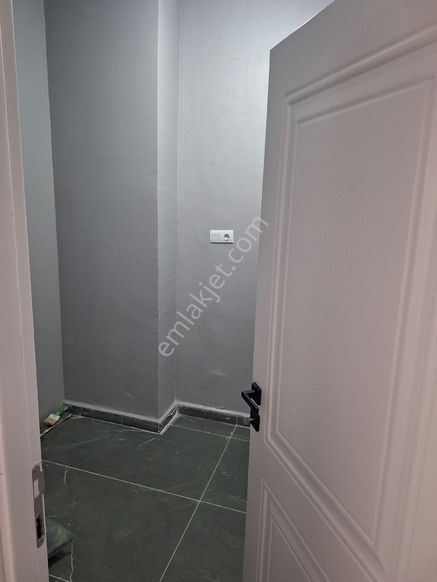 Değer Emlak'tan Asma Katlı Satılık İş Yeri - Görsel 12