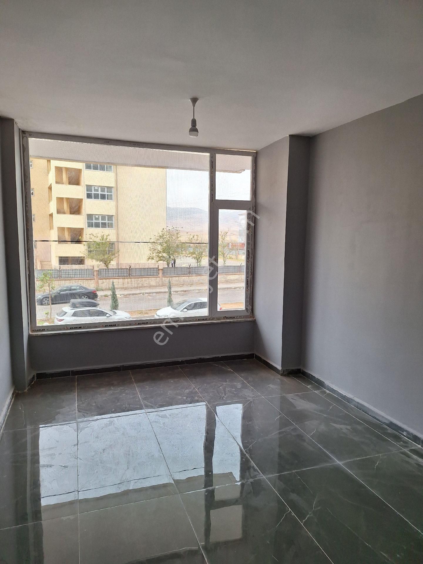 Değer Emlak'tan Asma Katlı Satılık İş Yeri - Görsel 14