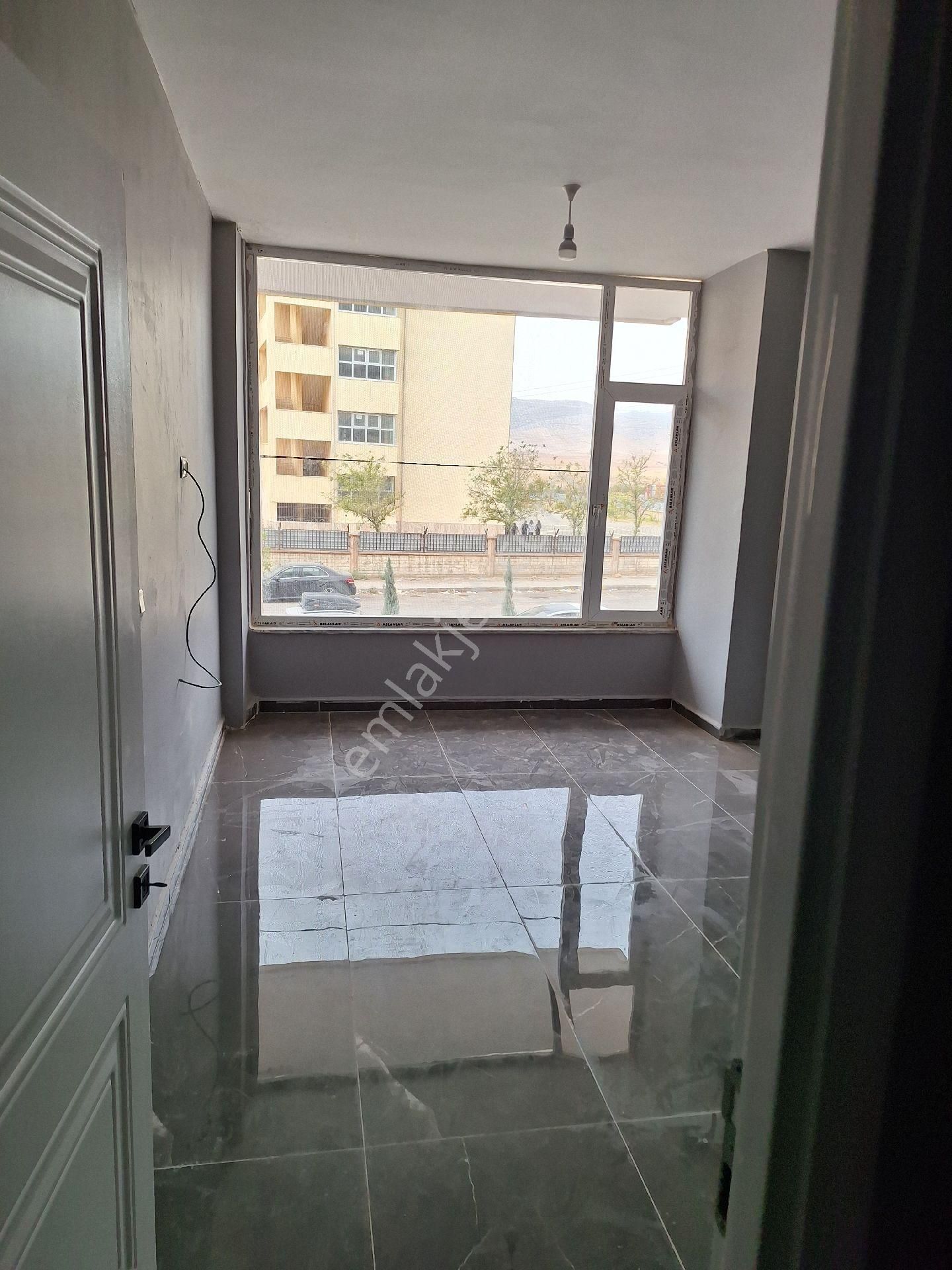 Değer Emlak'tan Asma Katlı Satılık İş Yeri - Görsel 13