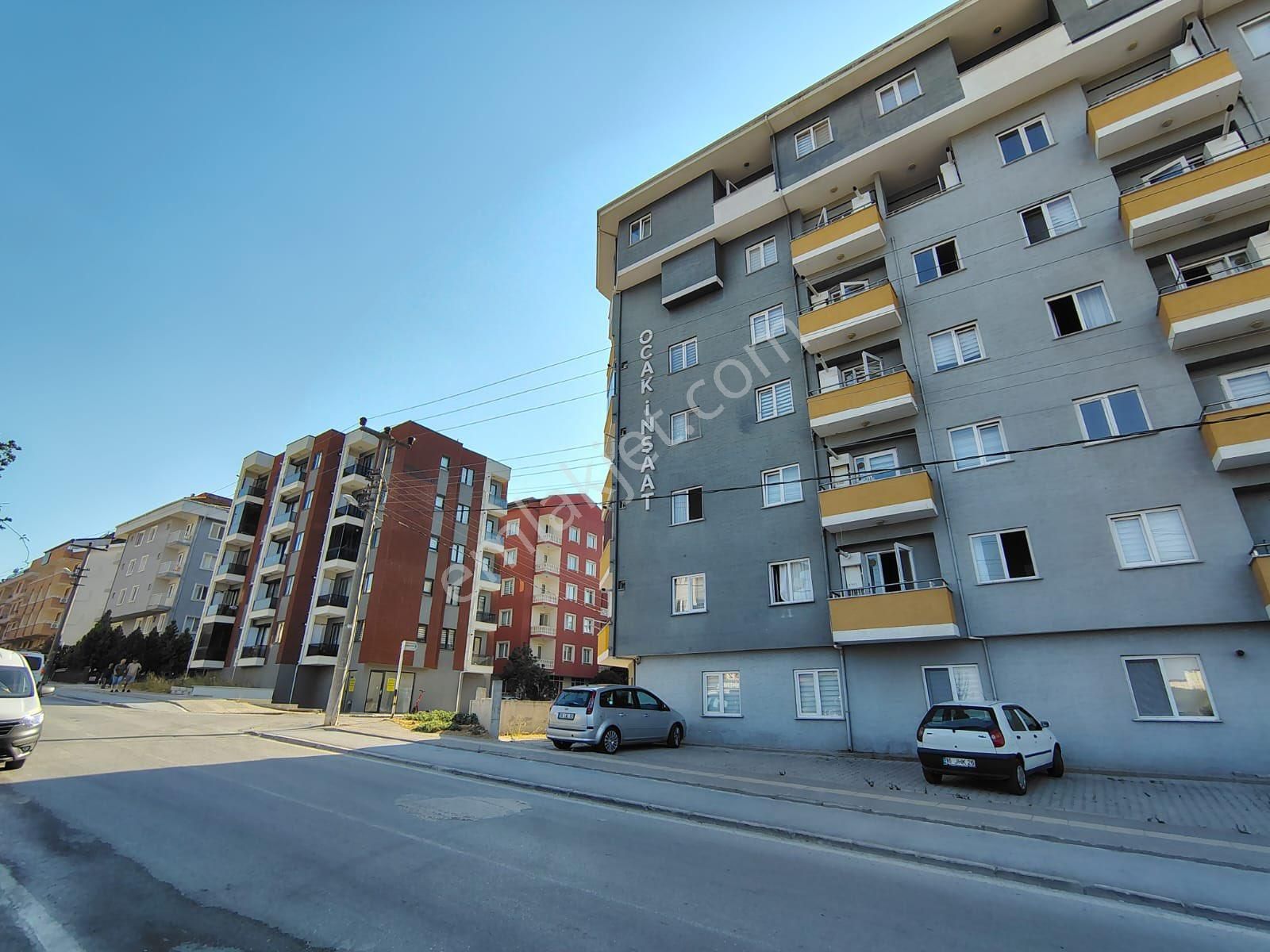 Aktürk Gayrimenkulden Merkezi Konumlu 2+1 Fırsat Daire - Görsel 3