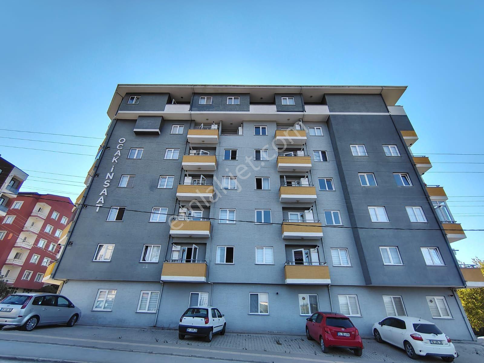 Aktürk Gayrimenkulden Merkezi Konumlu 2+1 Fırsat Daire