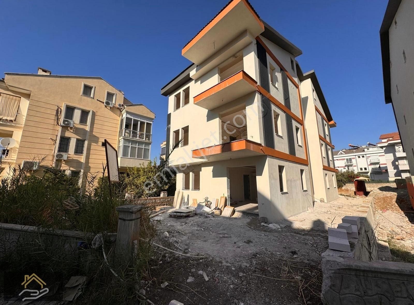 Karlık Gayrimenkulden Patlangıçta Satılık 2+1 Arakat Daire - Görsel 11