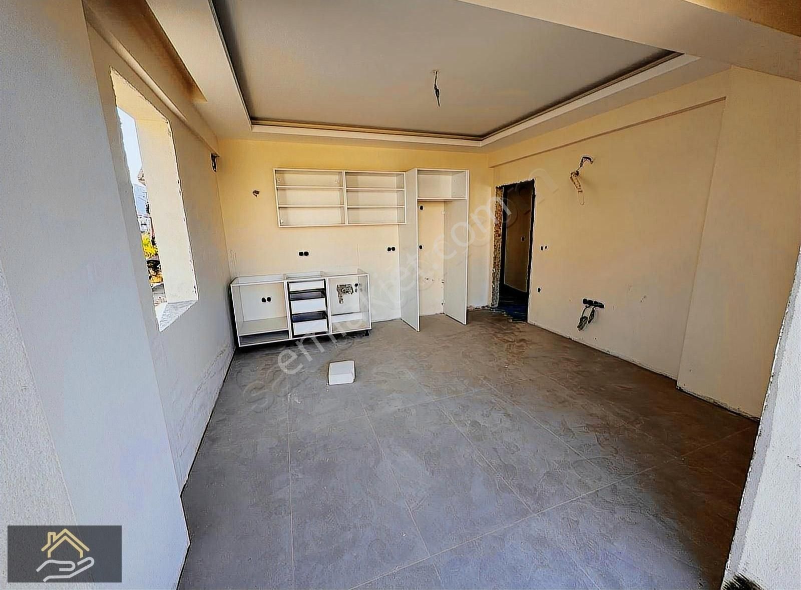 Karlık Gayrimenkulden Patlangıçta Satılık 2+1 Arakat Daire - Görsel 5