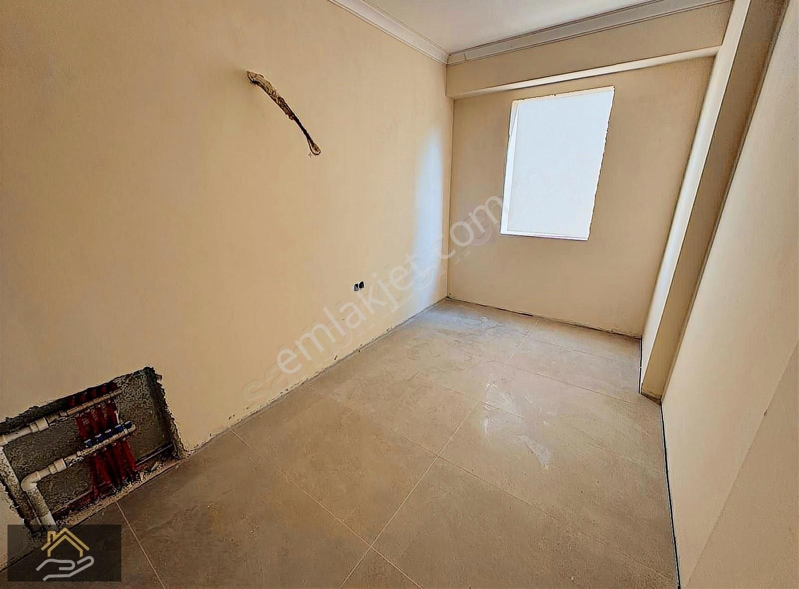 Karlık Gayrimenkulden Patlangıçta Satılık 2+1 Arakat Daire - Görsel 2