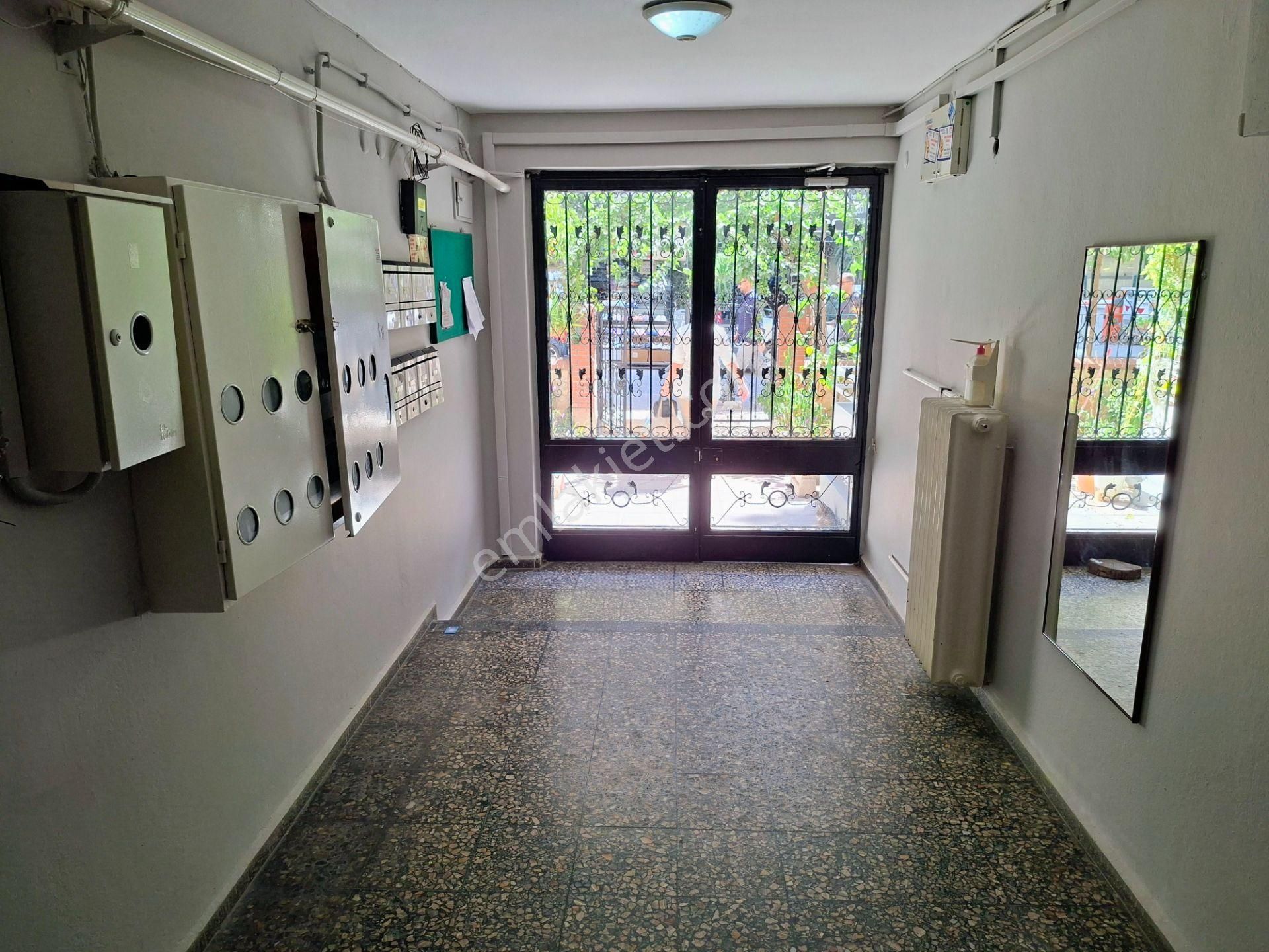 Kw Cobans'tan Kazımdirik (bornova) – 115 M² 3+1 Satılık Daire: Çift Balkonlu, Bakımlı Bina! - Görsel 6