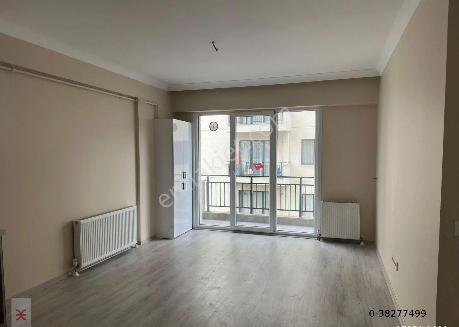 Veli Baba Ertuğrul Gazi Cad Üzeri Aydos Ormanı Yakını Sitede Havuzlu 2+1 - Görsel 13