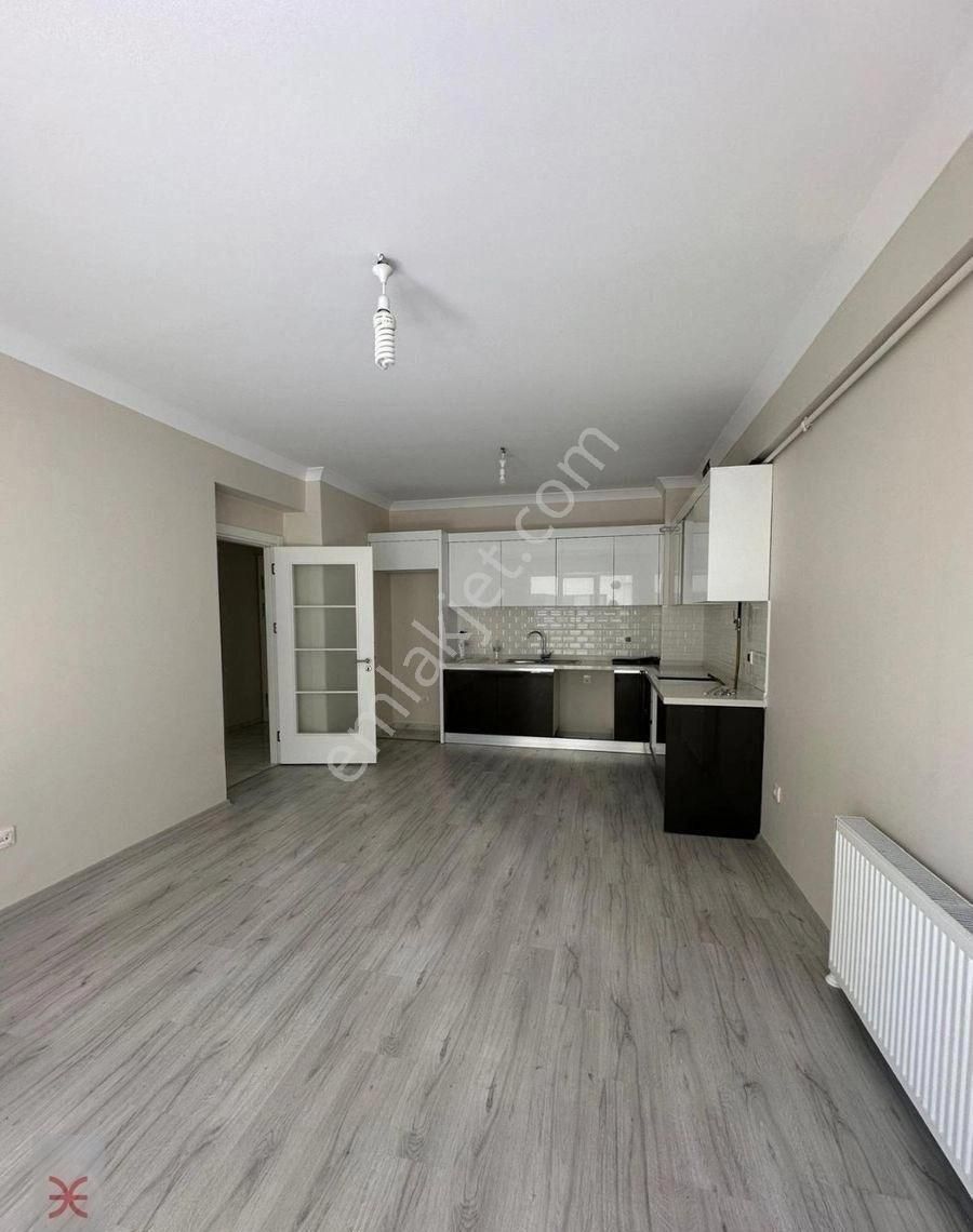 Veli Baba Ertuğrul Gazi Cad Üzeri Aydos Ormanı Yakını Sitede Havuzlu 2+1 - Görsel 26