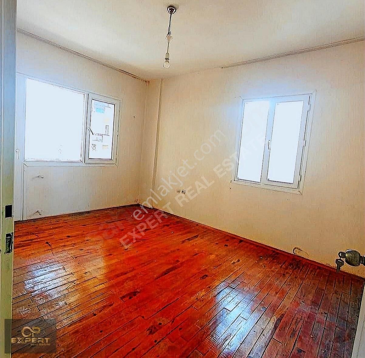 Kuşadası Merkezde Satılık 2+1 Daire - Görsel 2