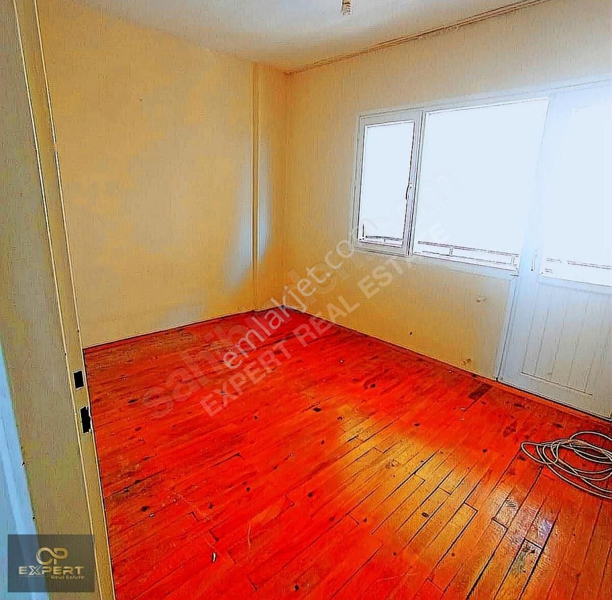 Kuşadası Merkezde Satılık 2+1 Daire - Görsel 9