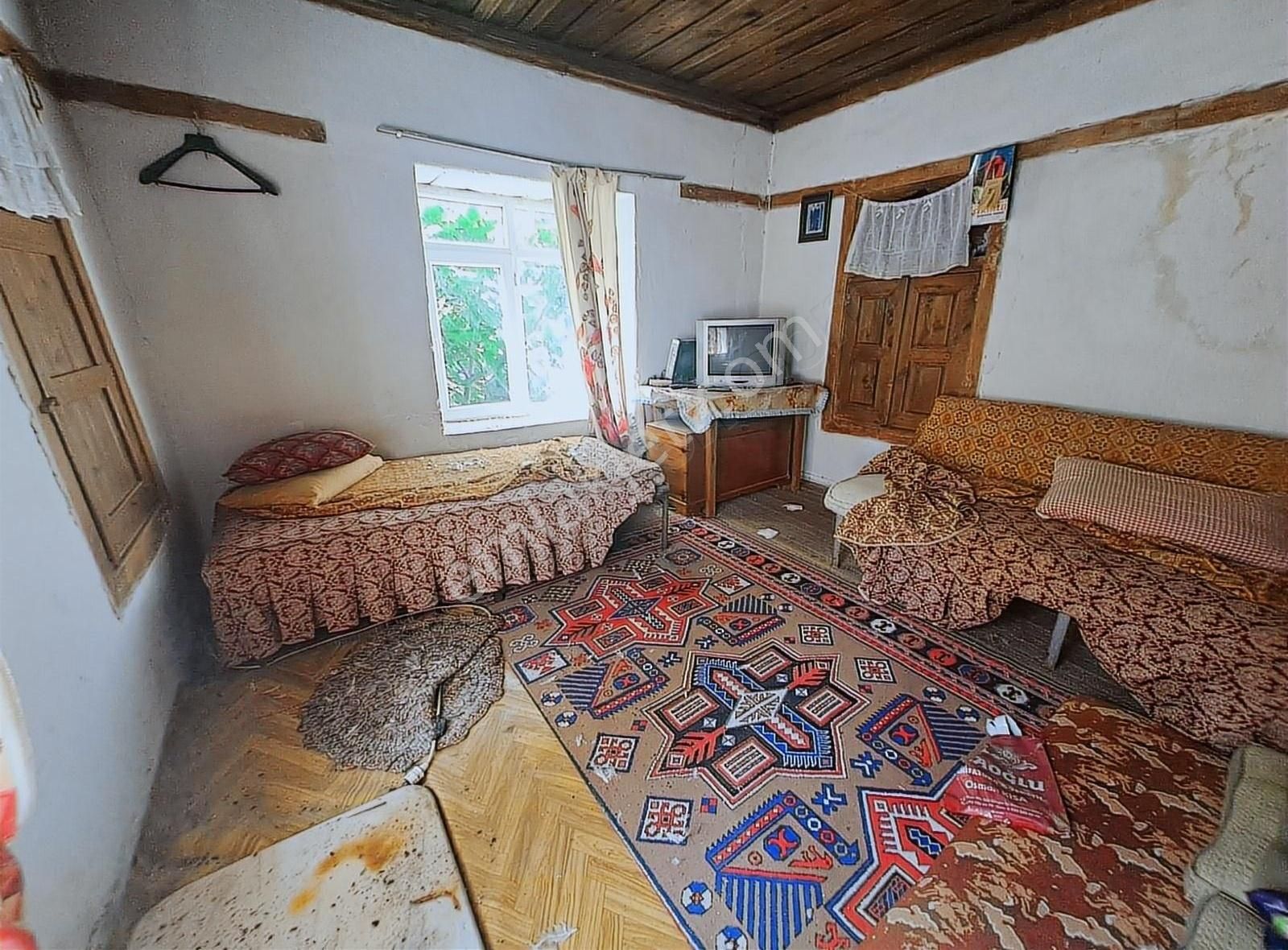 Antalya Manavgat Şişeler De Satılık Müstakil Ev İki Adet Köy İç