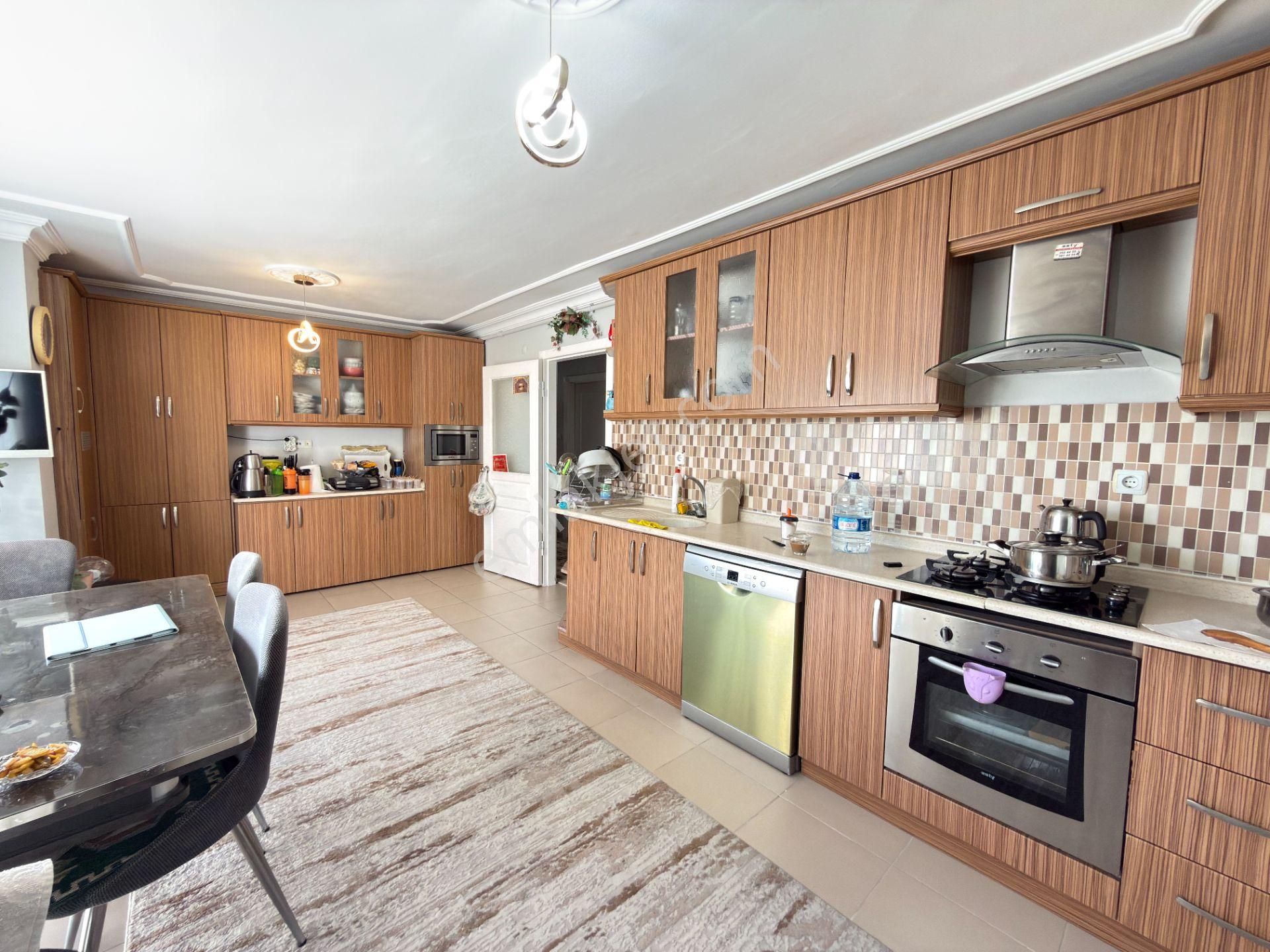 Etlik Şehir Has. Yakını 5+1 Asansörlü Dublex Park Manaralı Güney