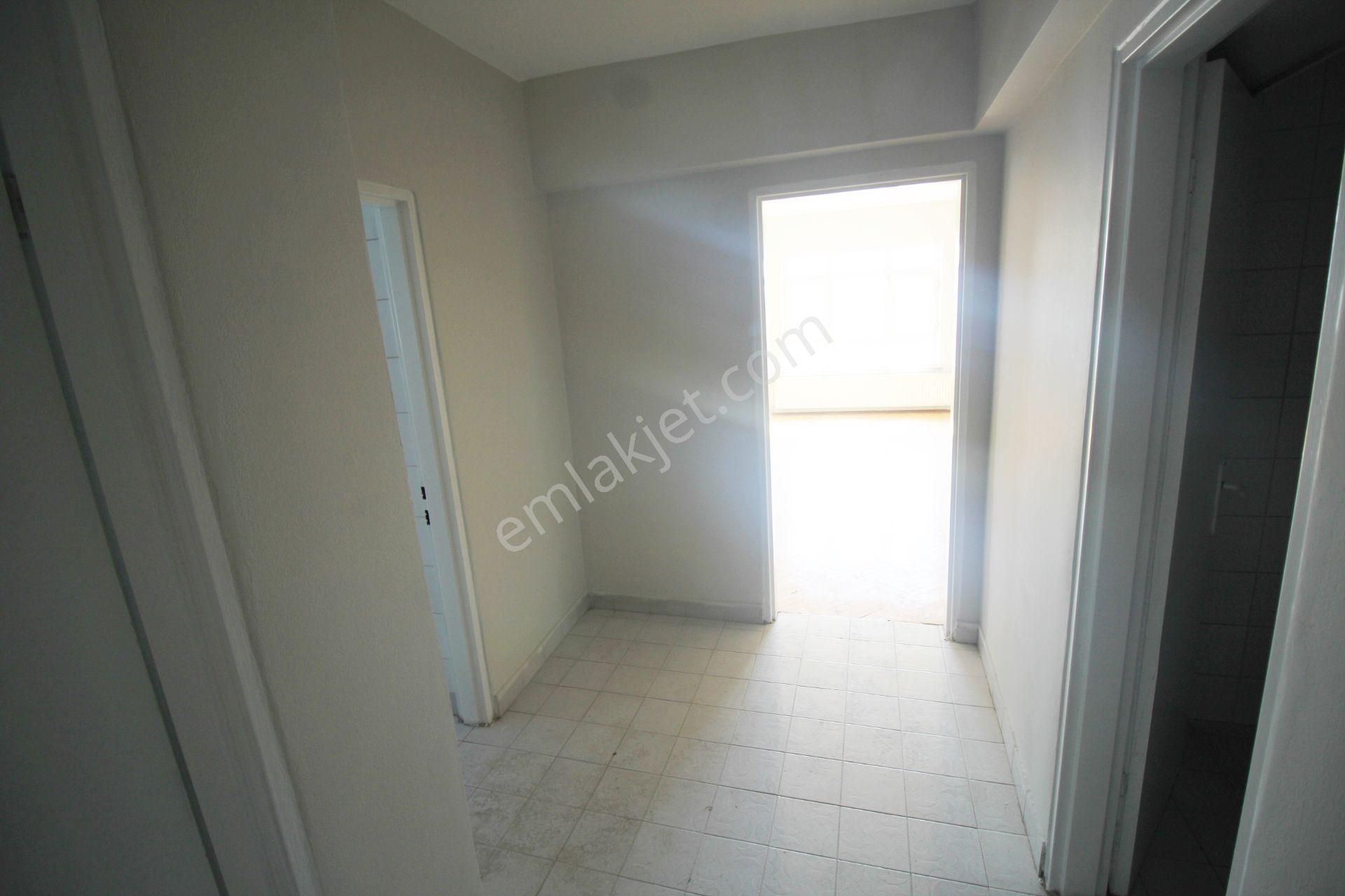 Krc'den Nato Yolu Caddesi Üzerinde Ulaşımı Kolay 3+1 Kiralık Daire - Görsel 10