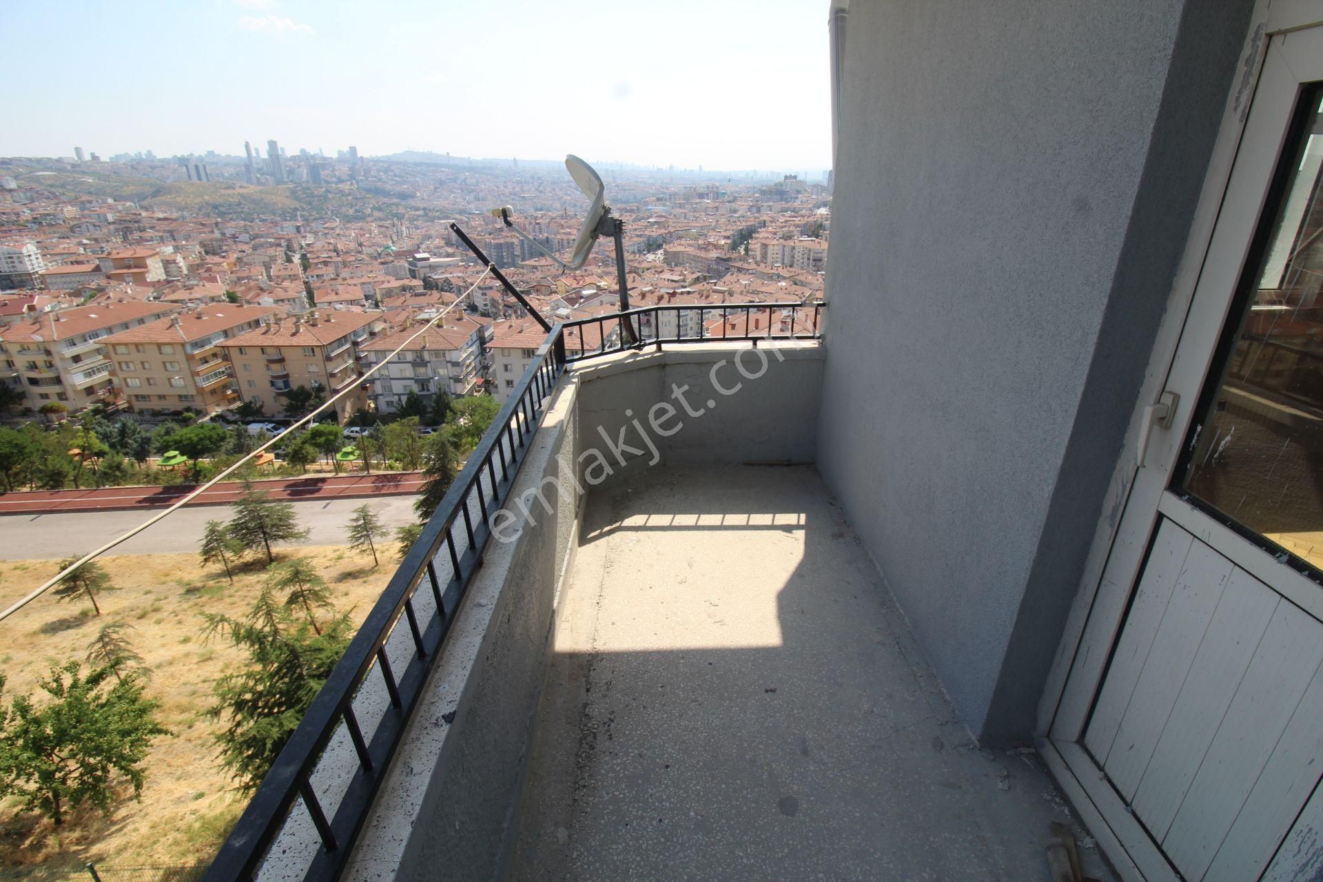 Krc'den Nato Yolu Caddesi Üzerinde Ulaşımı Kolay 3+1 Kiralık Daire - Görsel 5