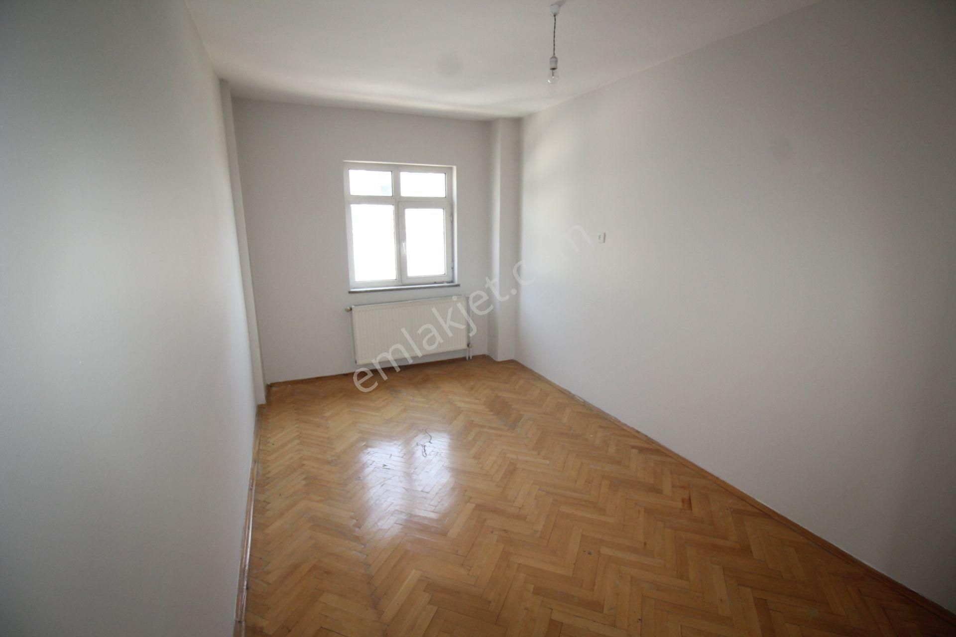 Krc'den Nato Yolu Caddesi Üzerinde Ulaşımı Kolay 3+1 Kiralık Daire - Görsel 8