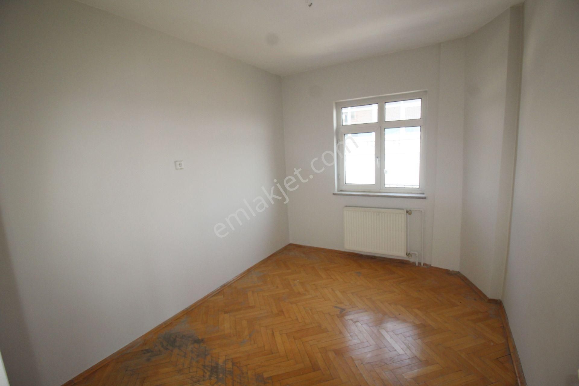 Krc'den Nato Yolu Caddesi Üzerinde Ulaşımı Kolay 3+1 Kiralık Daire - Görsel 9