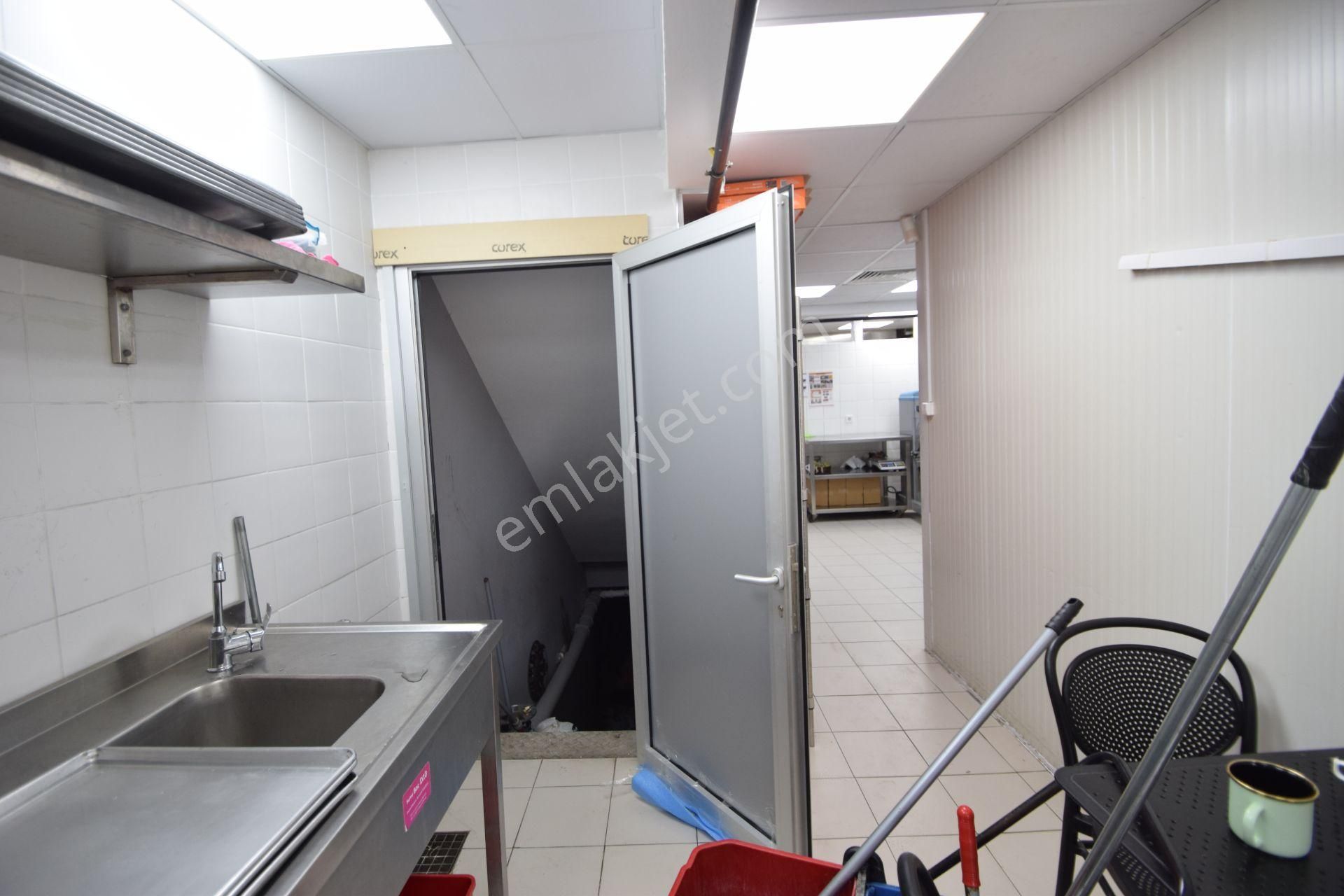 Maltepe İdealtepe’de Ünlü Franchise Markasından Devren Satılık Hazır Pizzacı - Görsel 12