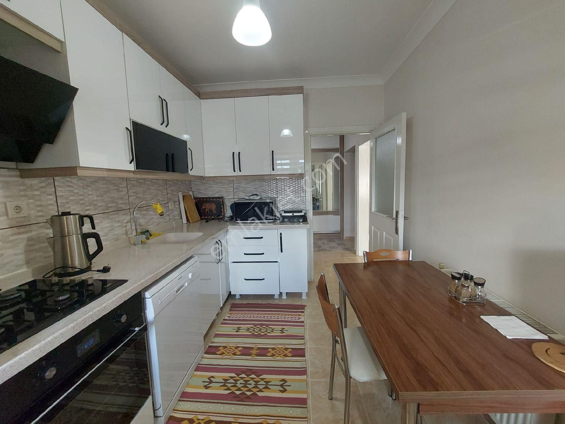 Mevlana Sitesinde Full Eşyalı 3+1 Kiralık Daire - Görsel 3