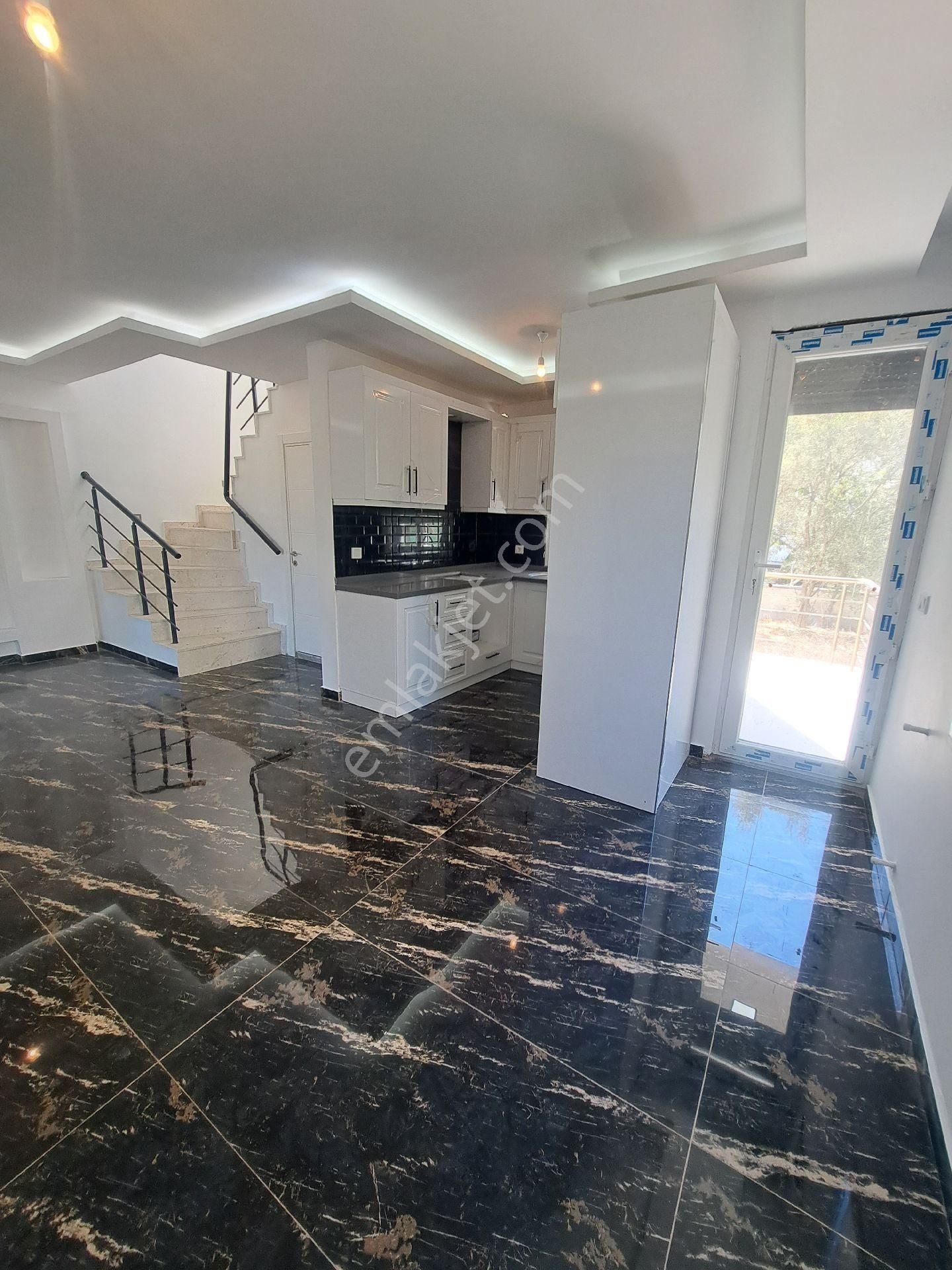 Çiçek Gayrimenkul Den Seferihisar Ürkmez De Satılık 3+1 Villa - Görsel 14