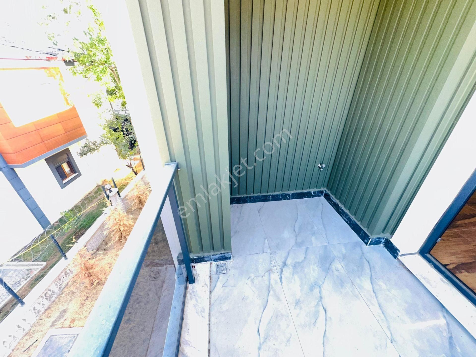 Güre De 3+1 Lüx Satılık Villa - Görsel 32