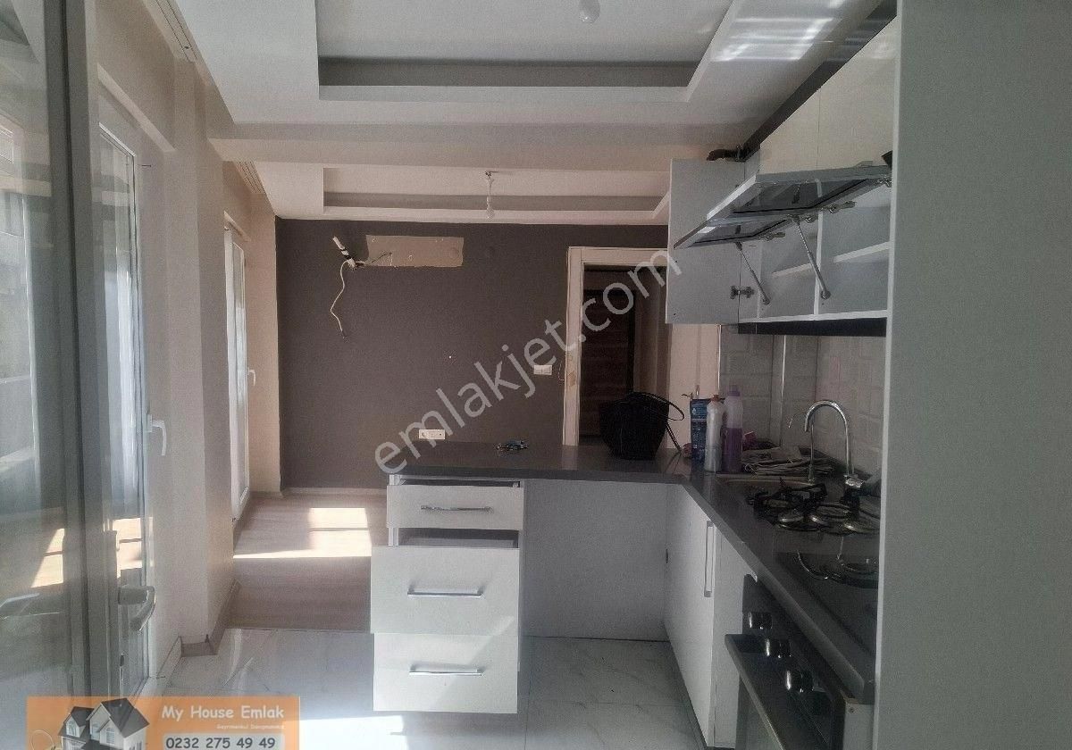 Bornova Kızılay Mahallesinde 1+1 Doğalgazlı Satılık Daire - Görsel 21