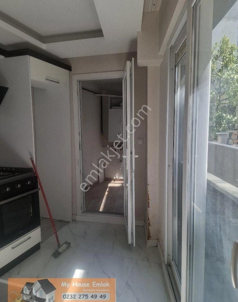 Bornova Kızılay Mahallesinde 1+1 Doğalgazlı Satılık Daire - Görsel 9