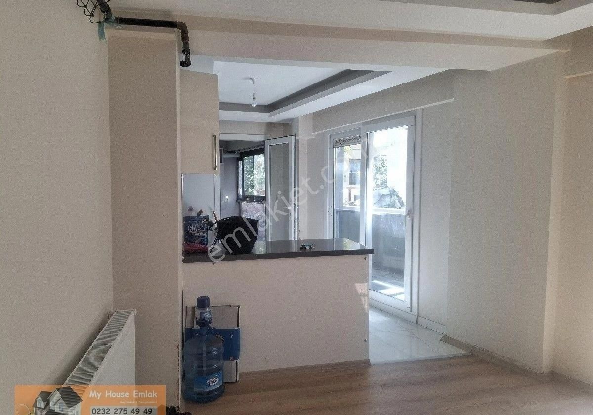 Bornova Kızılay Mahallesinde 1+1 Doğalgazlı Satılık Daire - Görsel 19