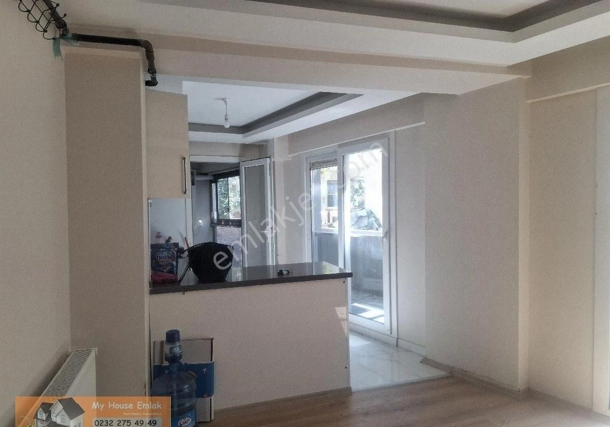 Bornova Kızılay Mahallesinde 1+1 Doğalgazlı Satılık Daire - Görsel 18