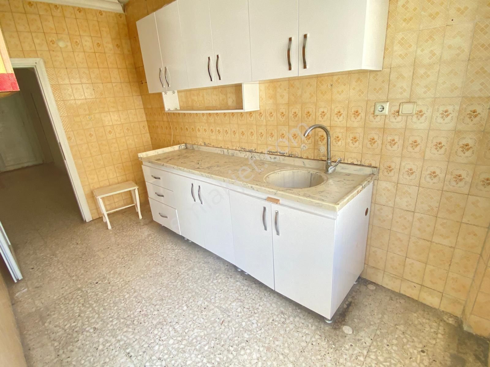 Prestij'den Pirireis'te Asansörlü Cadde Üzeri 3+1 Daire - Görsel 4