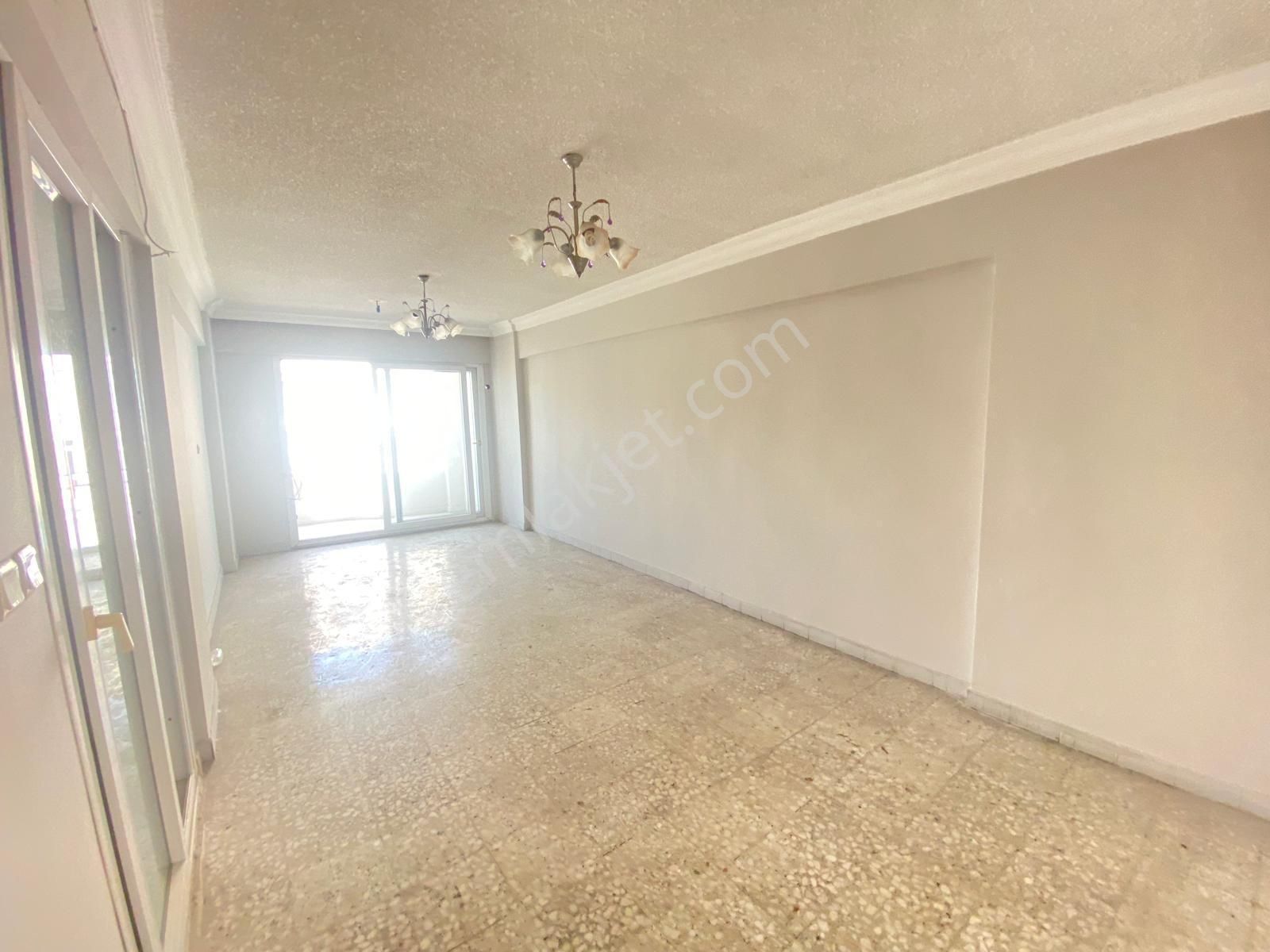 Prestij'den Pirireis'te Asansörlü Cadde Üzeri 3+1 Daire