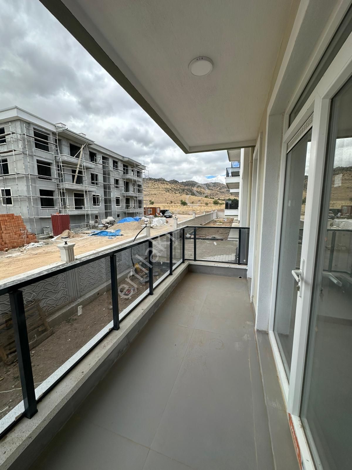 Afyon Üçok Emlaktan Kanlıca Mah Satılık Sıfır 3+1 Lüx Daire - Görsel 18