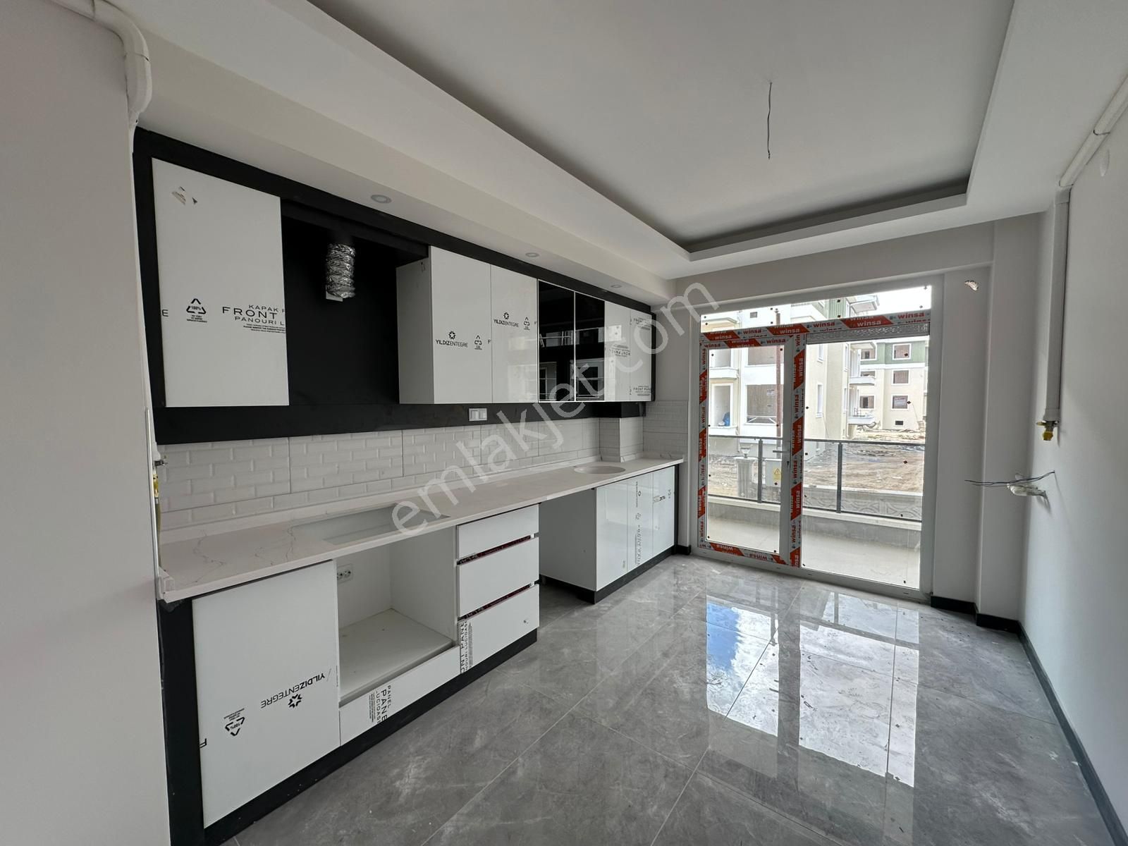 Afyon Üçok Emlaktan Kanlıca Mah Satılık Sıfır 3+1 Lüx Daire - Görsel 8