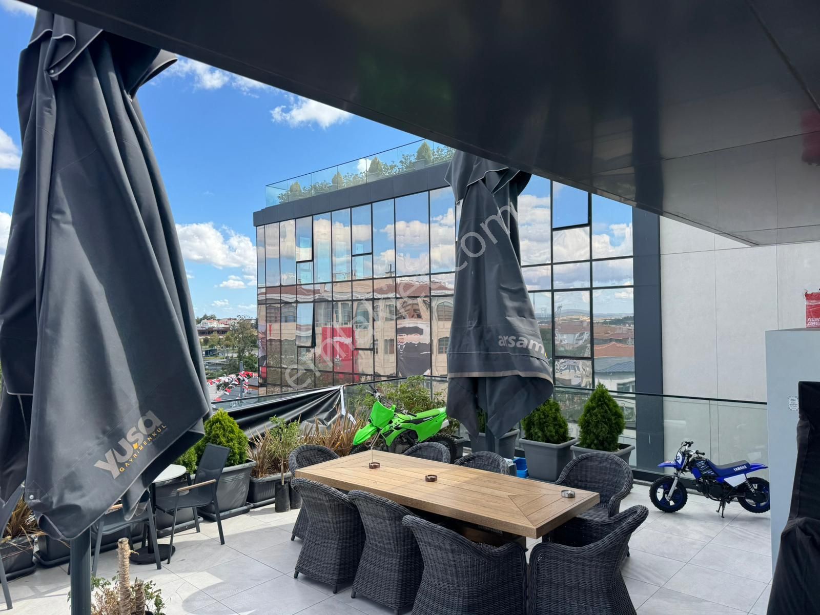 Çatalca Merkezi Konumda Lüks Tasarımlı Teraslı Ofis – Devren Kiralık!!