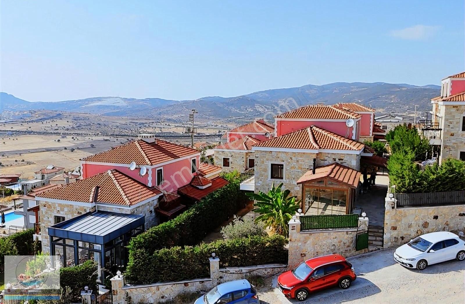 Foça'da Havuzlu- Butik Site İçinde Geniş Bahçeli 4+1 Tripleks - Görsel 18