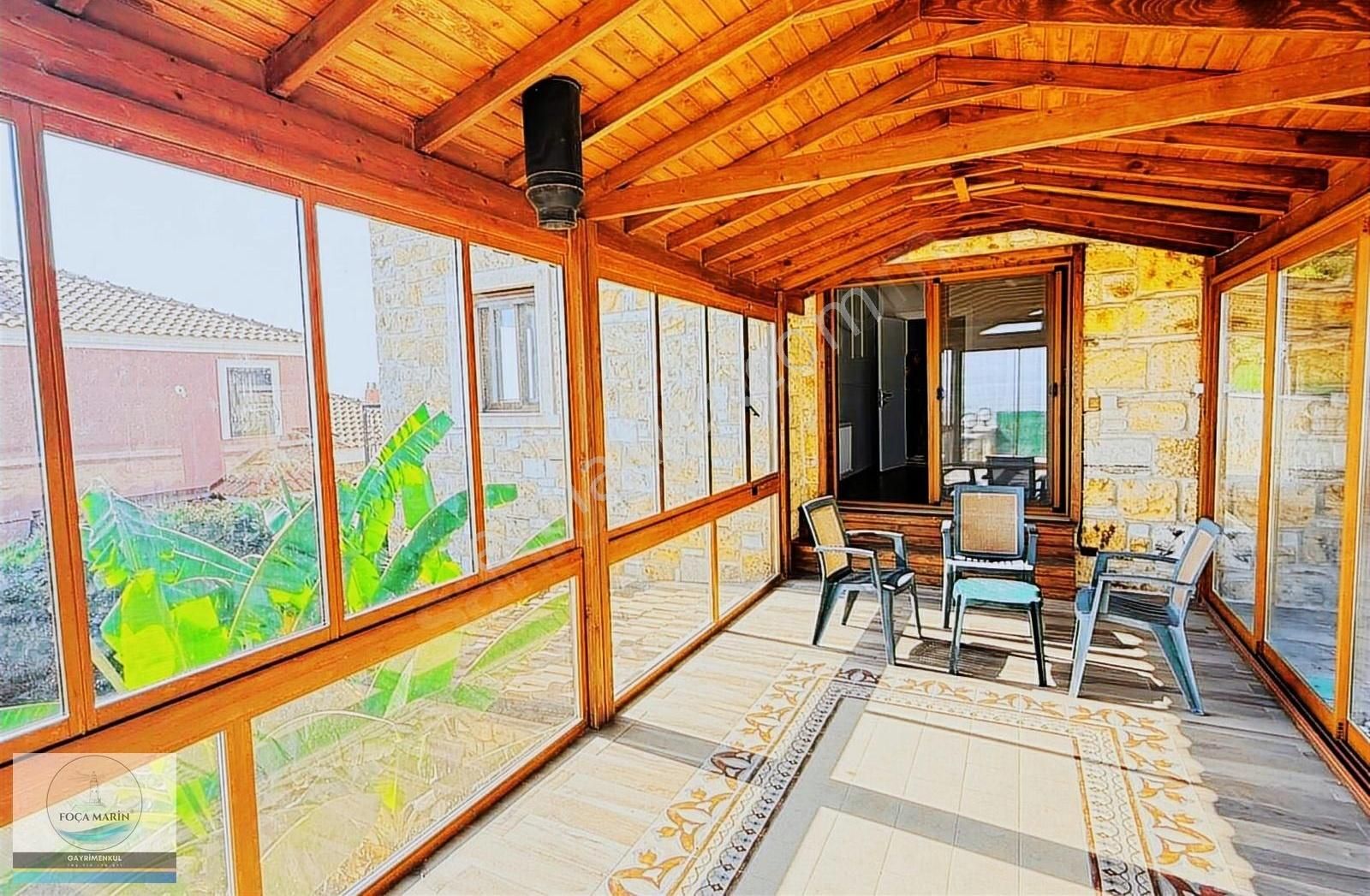 Foça'da Havuzlu- Butik Site İçinde Geniş Bahçeli 4+1 Tripleks - Görsel 24