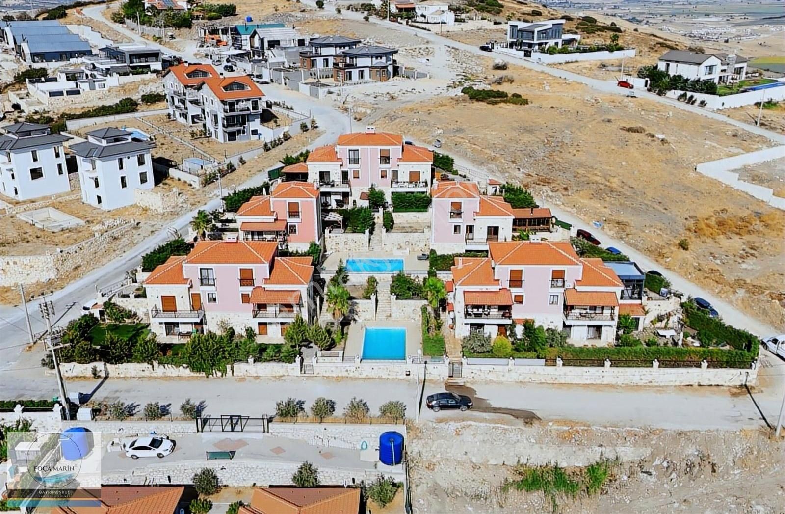 Foça'da Havuzlu- Butik Site İçinde Geniş Bahçeli 4+1 Tripleks - Görsel 23